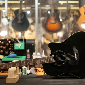 Ovation Standard Balladeer 2771AX-5 (Pre-owned)